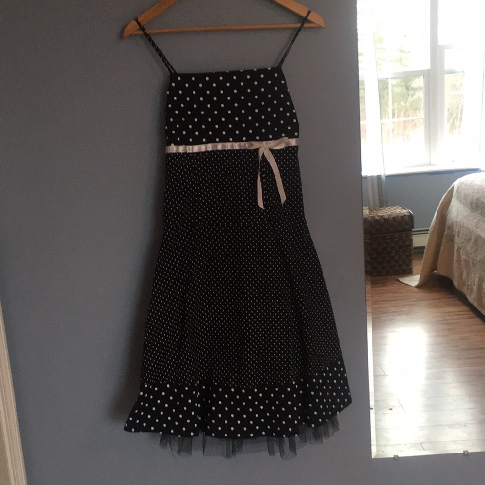 Super cute Black & White dress